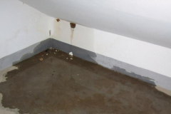 防水涂料厂家：卫生间漏水不砸砖怎么处理？